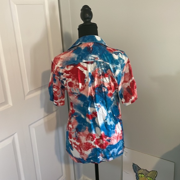 Red, white and blue button up short sleeve - Picture 3 of 4